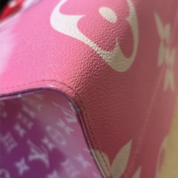 Louis Vuitton Limited Edition Escale Monogram OnTheGo GM Tote w/COA - Picture 8 of 16